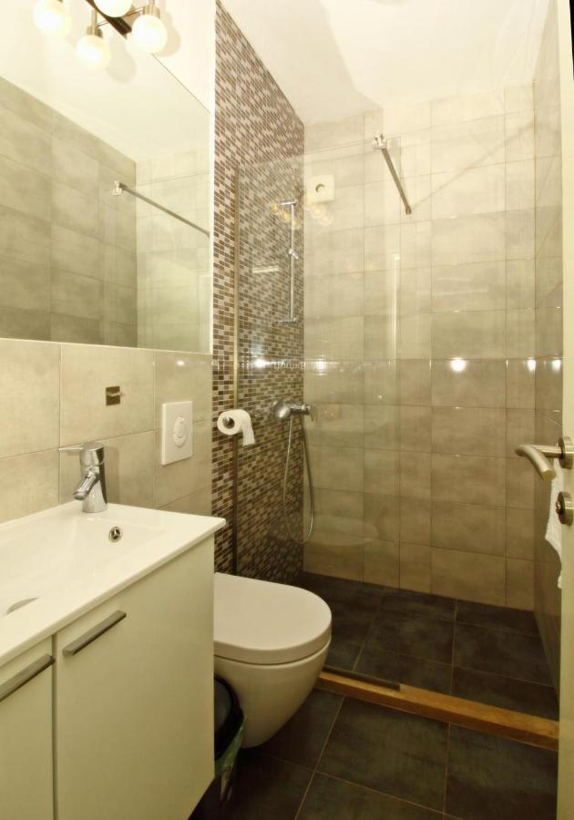 Apartments Dubreta ツァヴタット エクステリア 写真