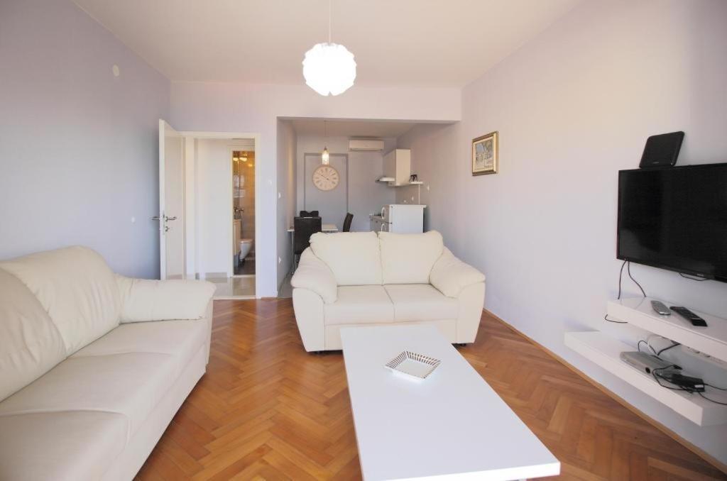 Apartments Dubreta ツァヴタット エクステリア 写真