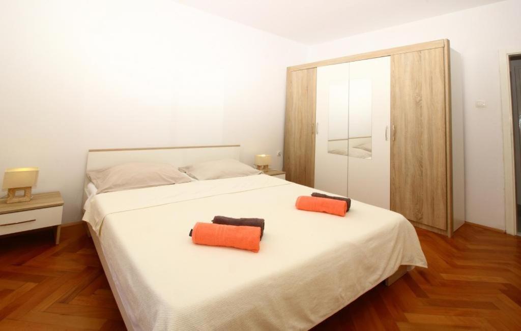 Apartments Dubreta ツァヴタット エクステリア 写真